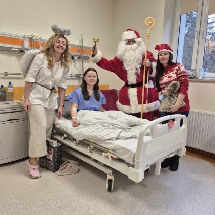 zdjęcie grupowe z mikołajem