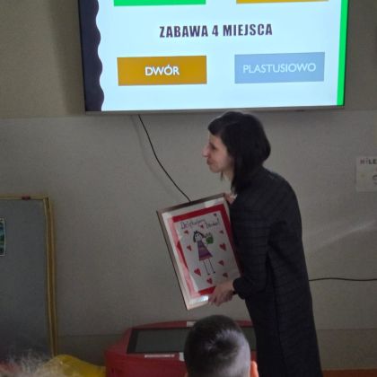 Autorka książki z widownią Autorka książki z widownią